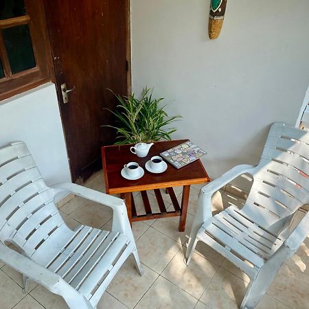 The Breeze Mirissa Bed & Breakfast ภายนอก รูปภาพ