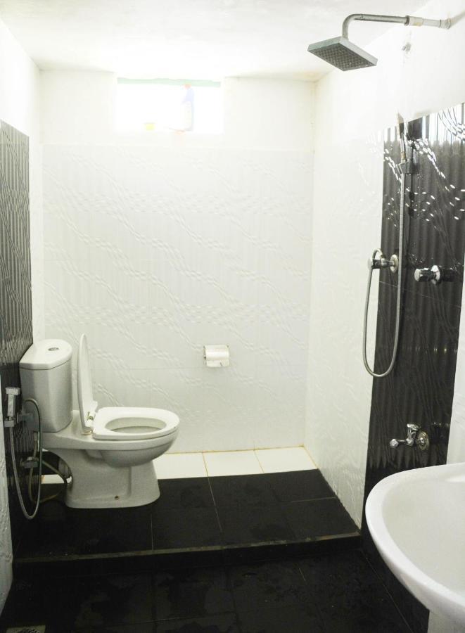 The Breeze Mirissa Bed & Breakfast ภายนอก รูปภาพ