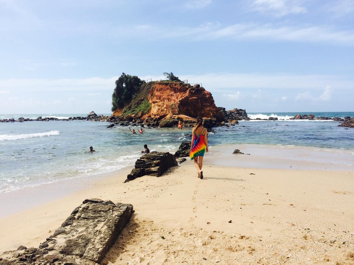 The Breeze Mirissa Bed & Breakfast ภายนอก รูปภาพ
