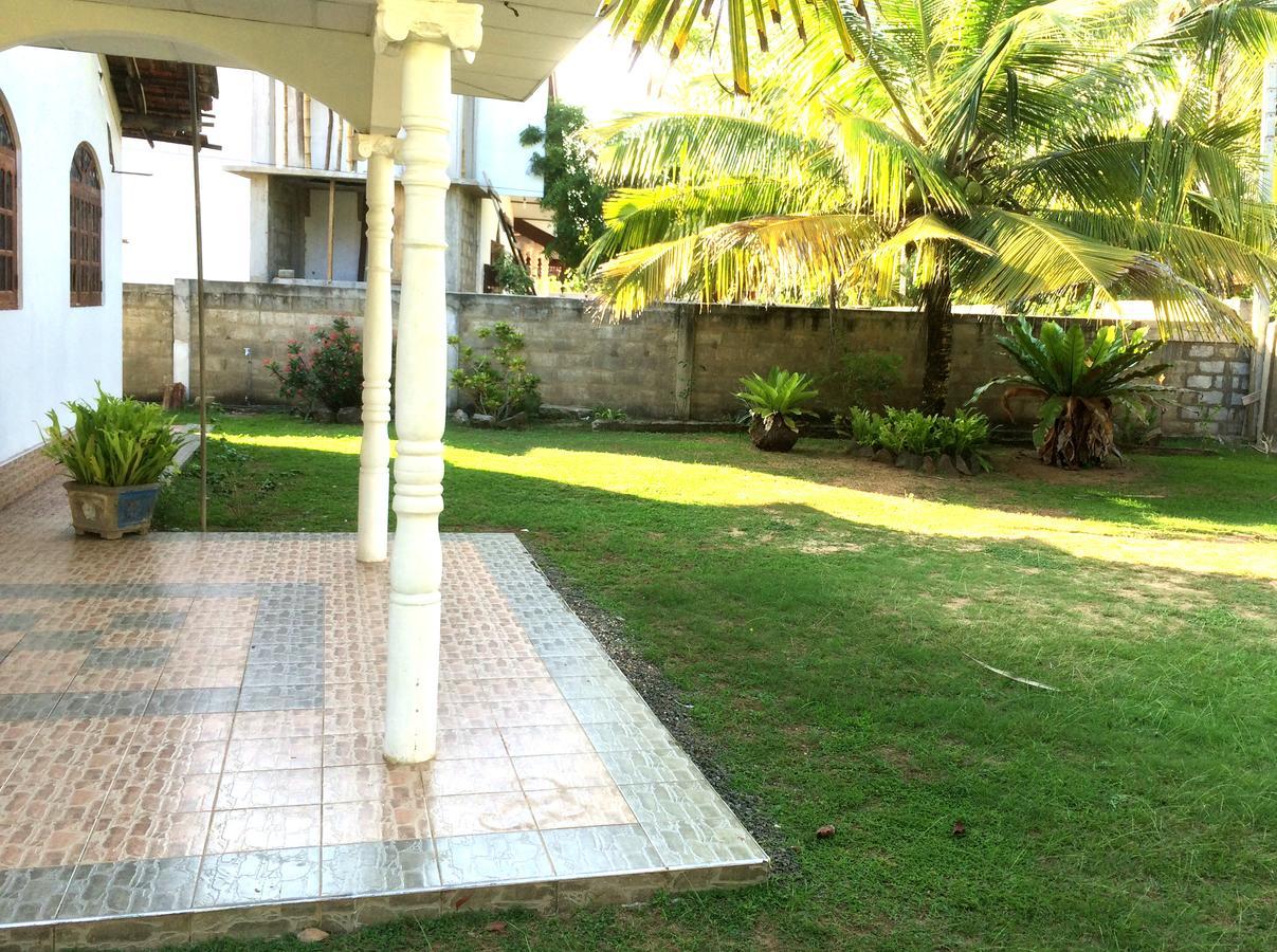 The Breeze Mirissa Bed & Breakfast ภายนอก รูปภาพ
