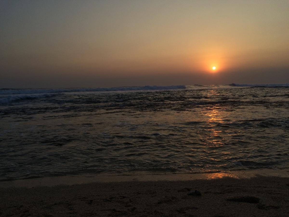 The Breeze Mirissa Bed & Breakfast ภายนอก รูปภาพ