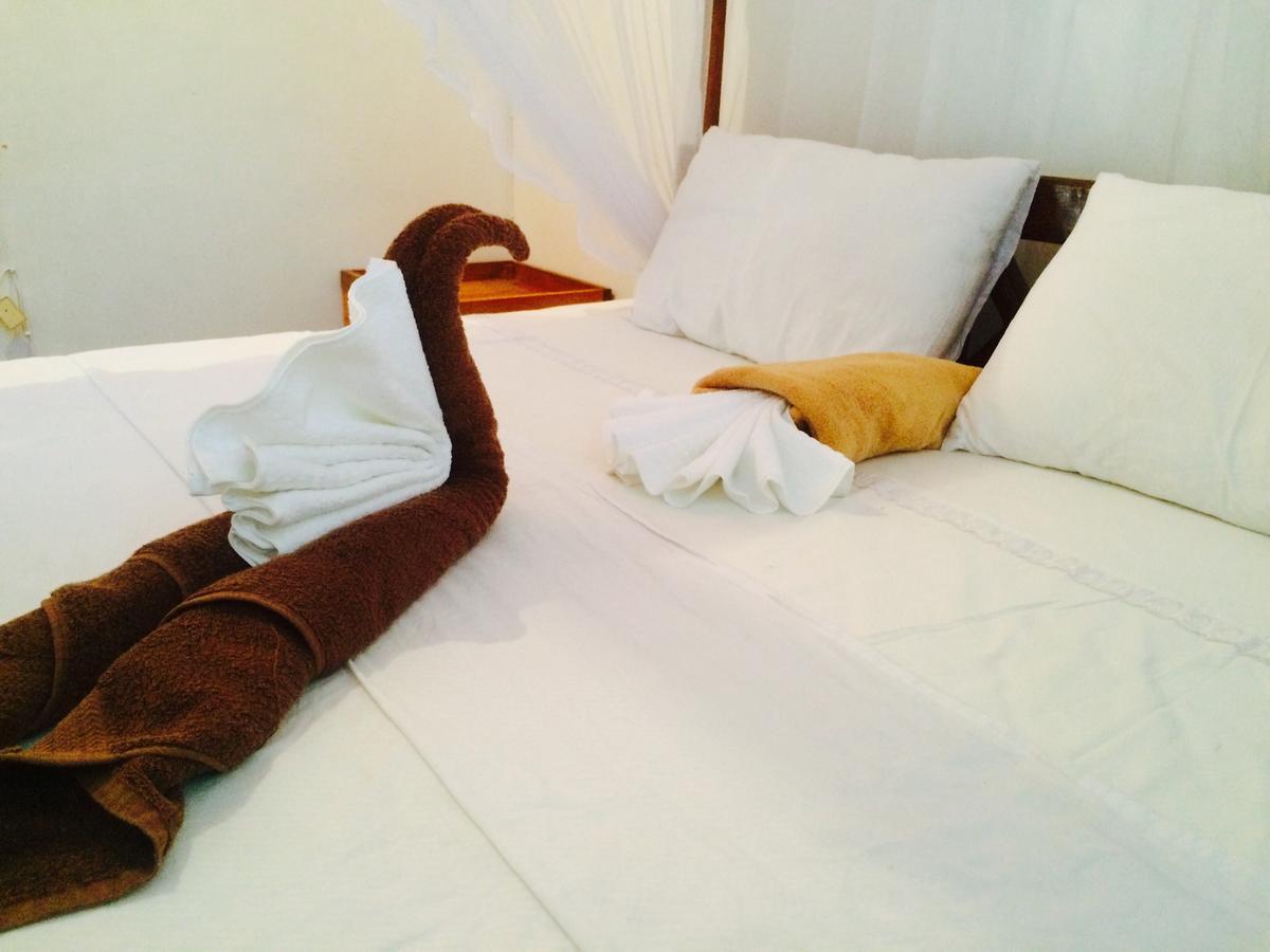 The Breeze Mirissa Bed & Breakfast ภายนอก รูปภาพ