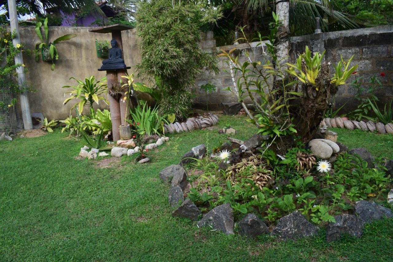 The Breeze Mirissa Bed & Breakfast ภายนอก รูปภาพ